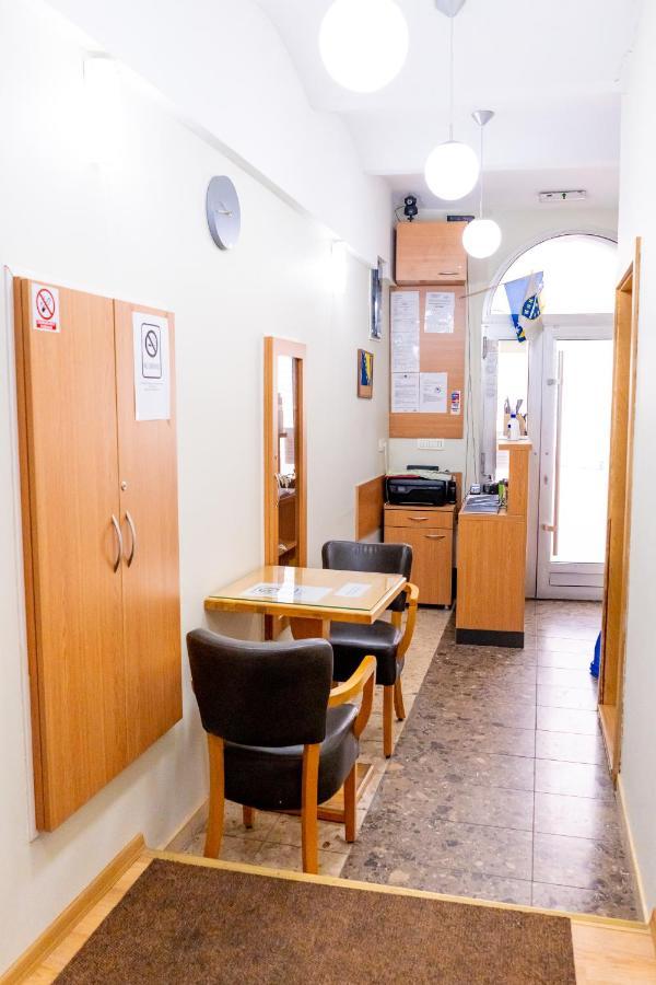 Bascarsija Guesthouse - Private Bath, Tv & Aircon サラエヴォ エクステリア 写真